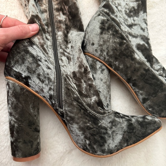 Cape Robbin green crushed velvet thigh high boots - Picture 6 of 6